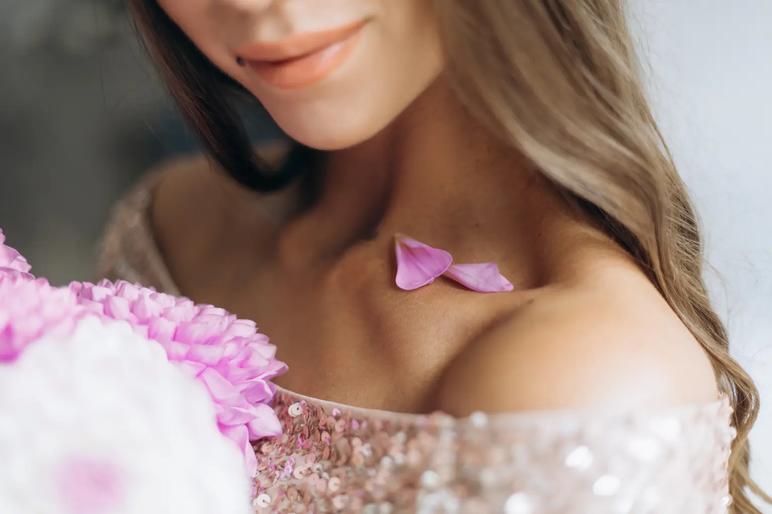 What You Shouldn’t Miss When Treating the Neck and Décolleté Area